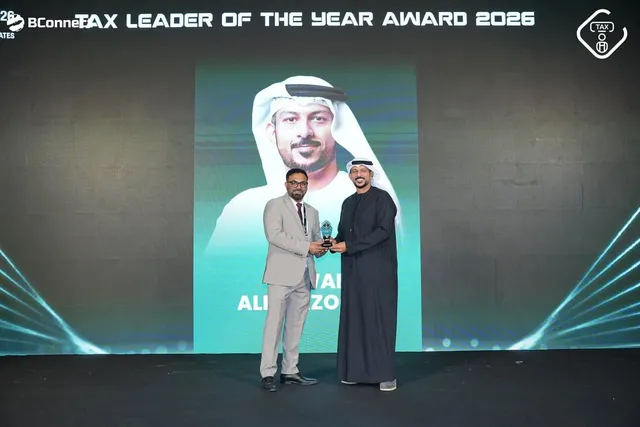 نواف المرزوقي يتسلّم جائزة قائد العام في المجال الضريبي 2026